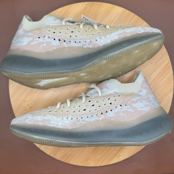 Athletic_Shoes